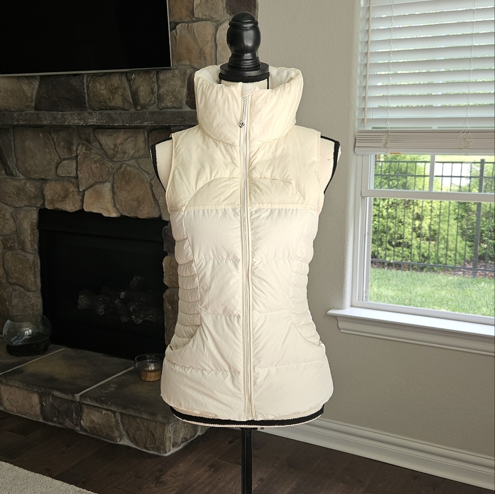 Lululemon fluffin vest cream size 6